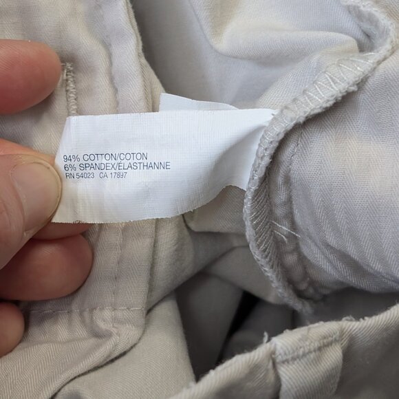 GAP, Curve Fit Flare Leg Stretch Cropped Khakis, Sz 6 - Picture 9 of 9